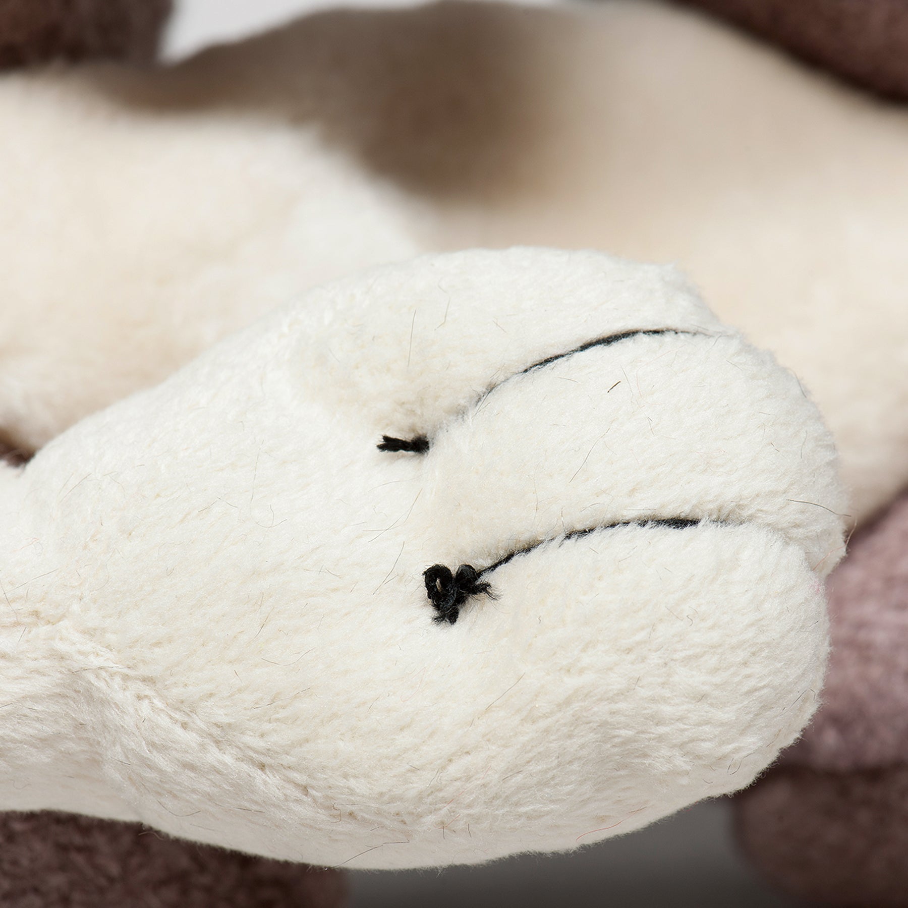 Feller Squirrel Plush Dog Toy – Soft, Squeaky Tug Toy for Dogs HuggleHounds