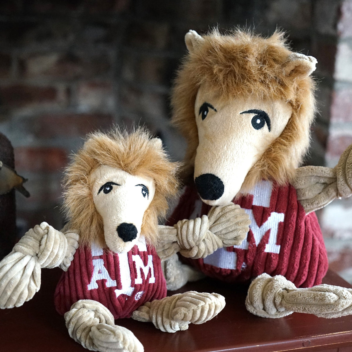 Texas A&M Aggies Reveille Knottie® Plush Dog Toy – Officially Licensed NCAA HuggleHounds