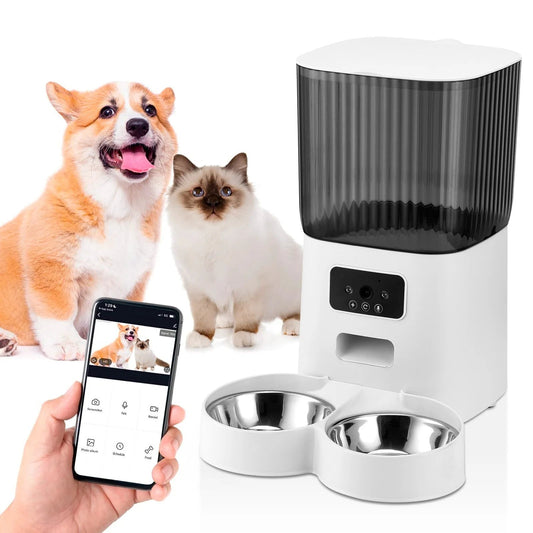 Pet feeder with two pets and a smartphone showing the app interface.
